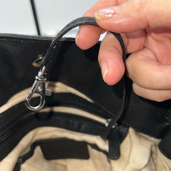 Michael Kors Hamilton Black Leather Bag - Picture 11 of 14